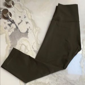 NWOT Olive Green 21” Crop Lululemon Leggings